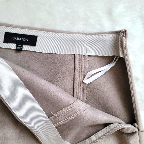 Aritzia Babaton Faux Suede Mini Skirt in Beige Size 00 - Picture 5 of 12